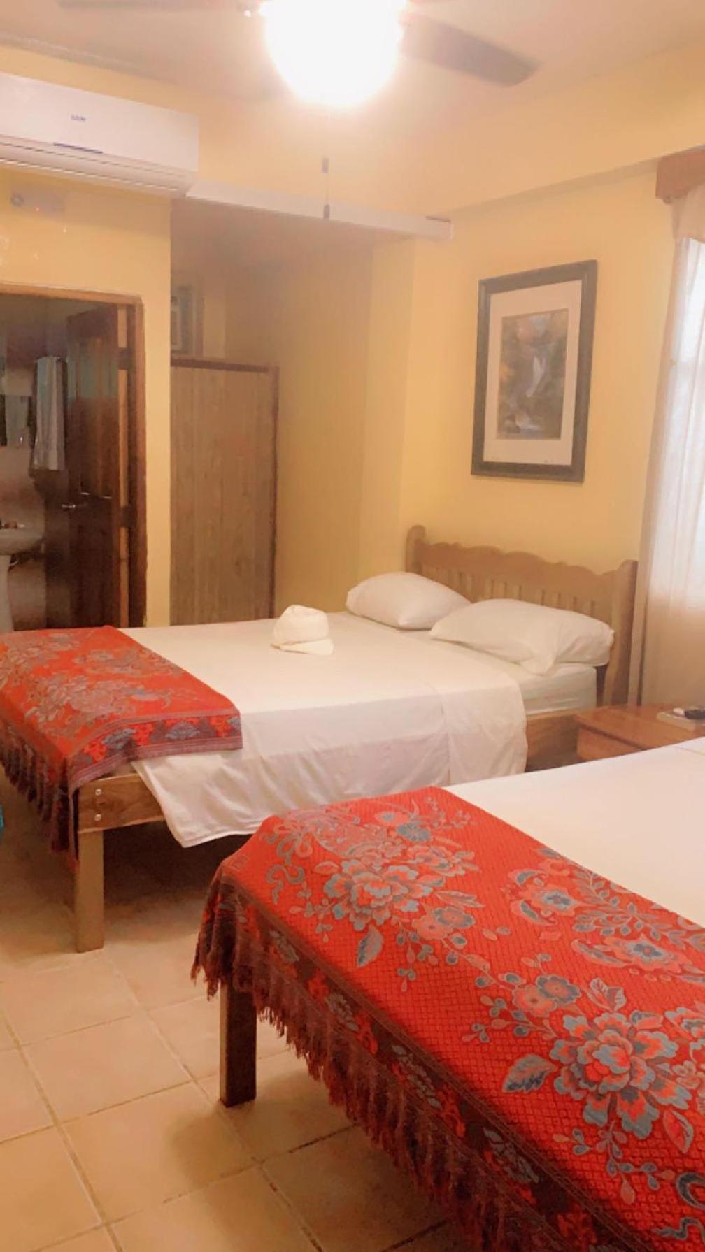 Chaleanor Hotel Dangriga Luaran gambar