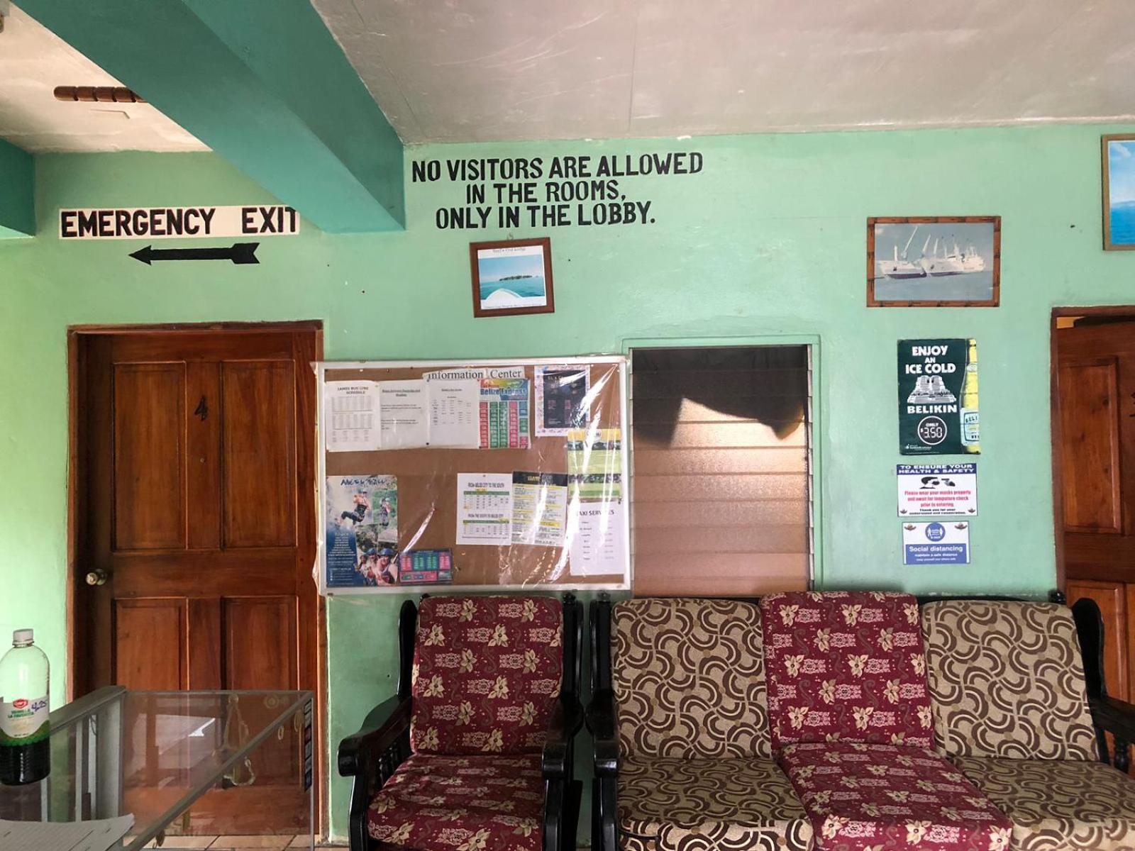 Chaleanor Hotel Dangriga Luaran gambar