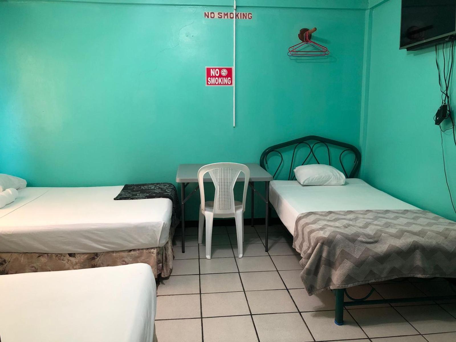 Chaleanor Hotel Dangriga Luaran gambar