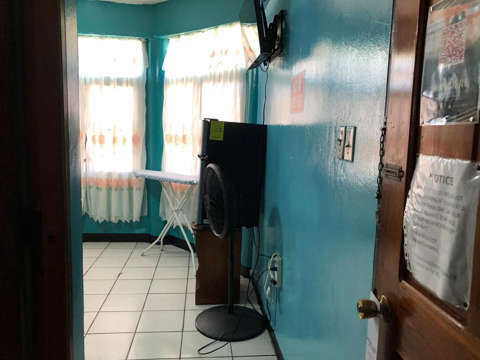Chaleanor Hotel Dangriga Luaran gambar