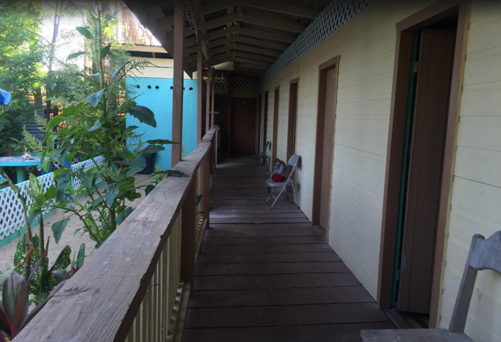 Chaleanor Hotel Dangriga Luaran gambar