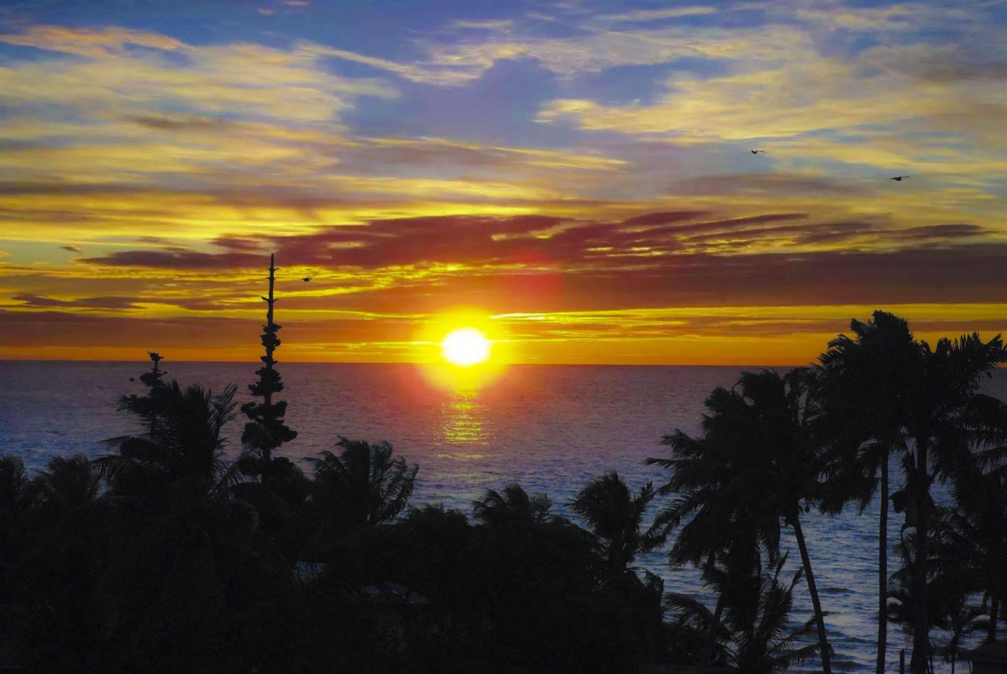 Chaleanor Hotel Dangriga Luaran gambar