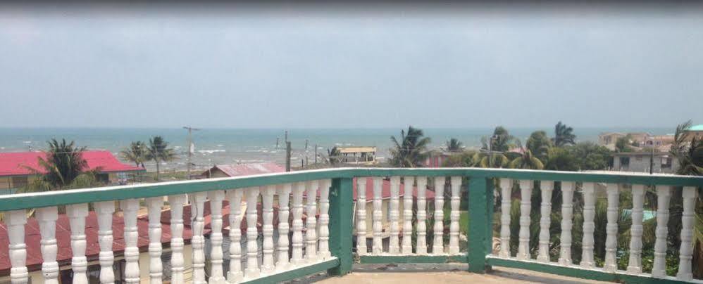 Chaleanor Hotel Dangriga Luaran gambar